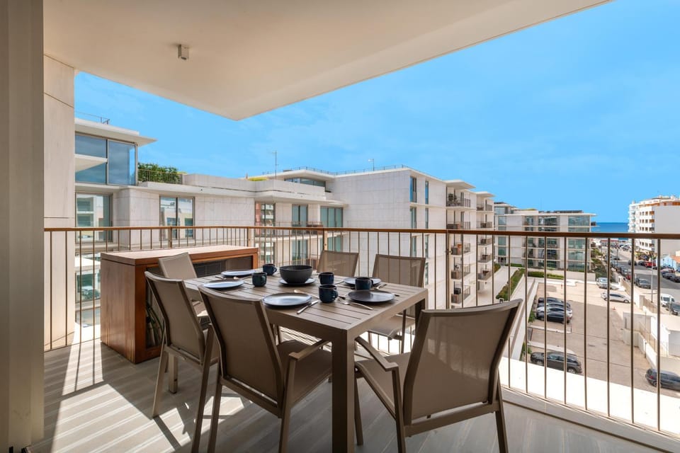Property building, View (from property/room), Balcony/Terrace