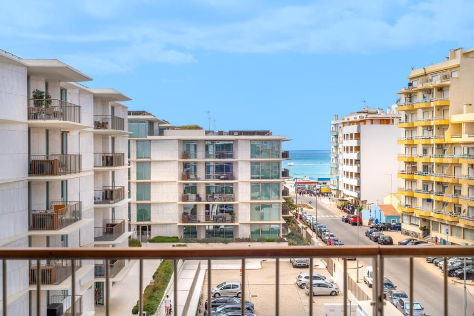 View (from property/room), Balcony/Terrace, City view, Street view, Location