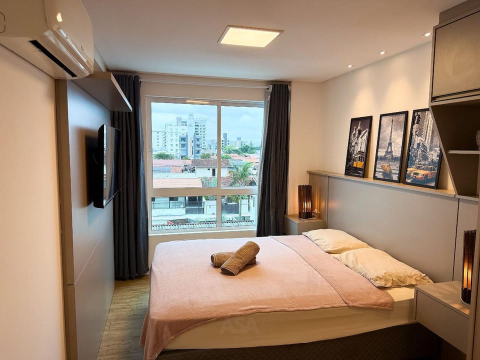 View (from property/room), Photo of the whole room, Bedroom