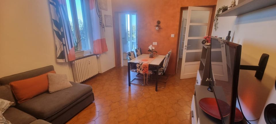 TV and multimedia, Living room, Dining area