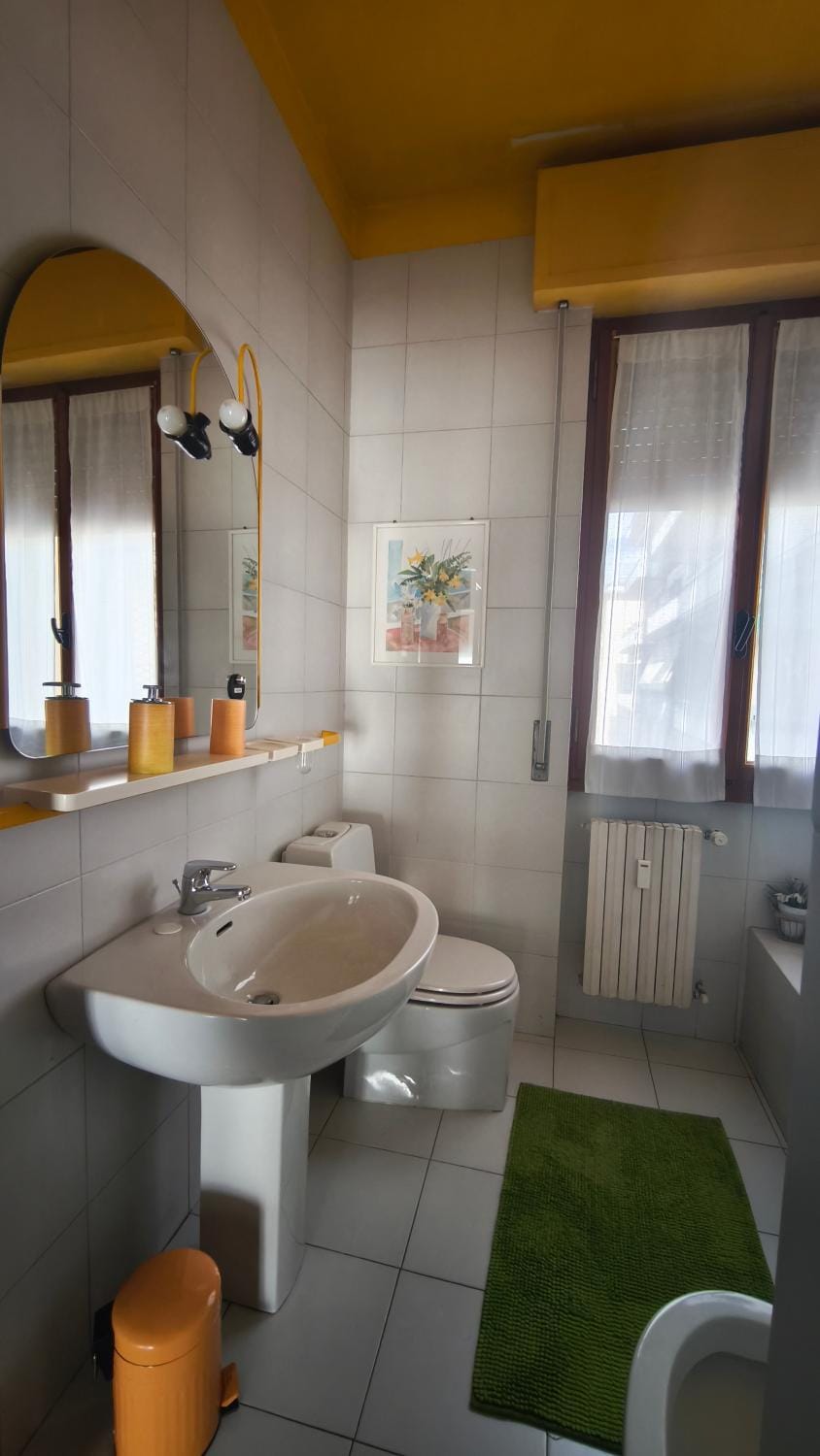 Toilet, Bathroom, bidet, towels