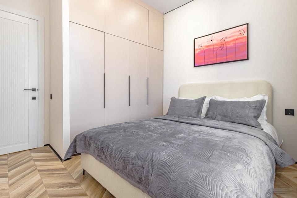 Bed, Photo of the whole room, Bedroom, wardrobe