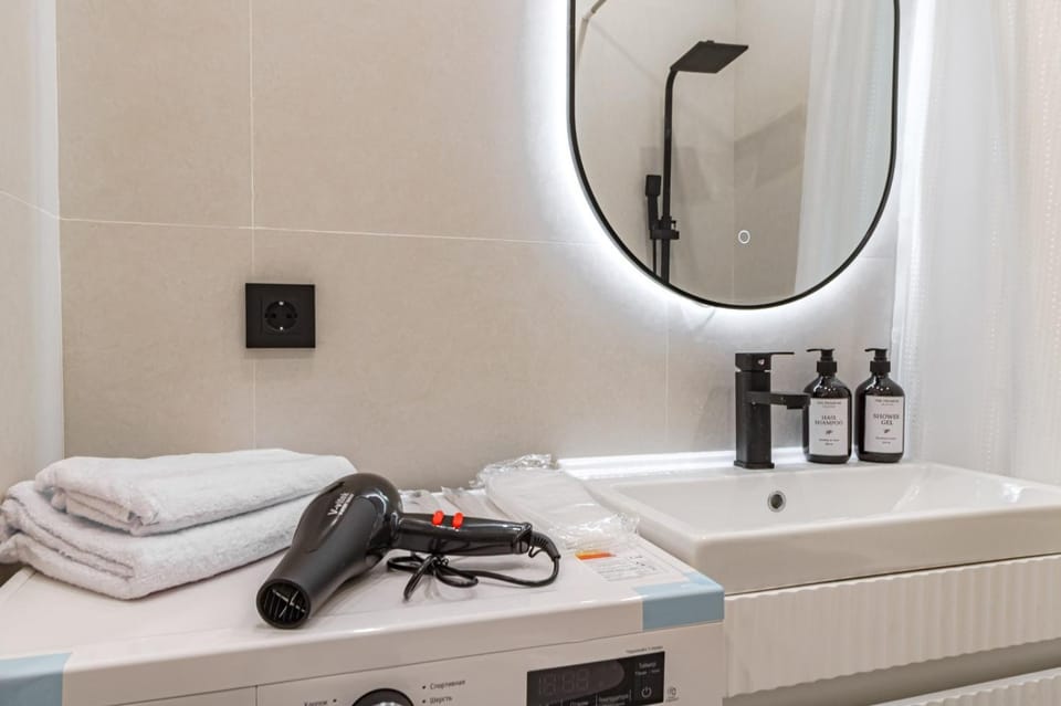 Bathroom, towels
