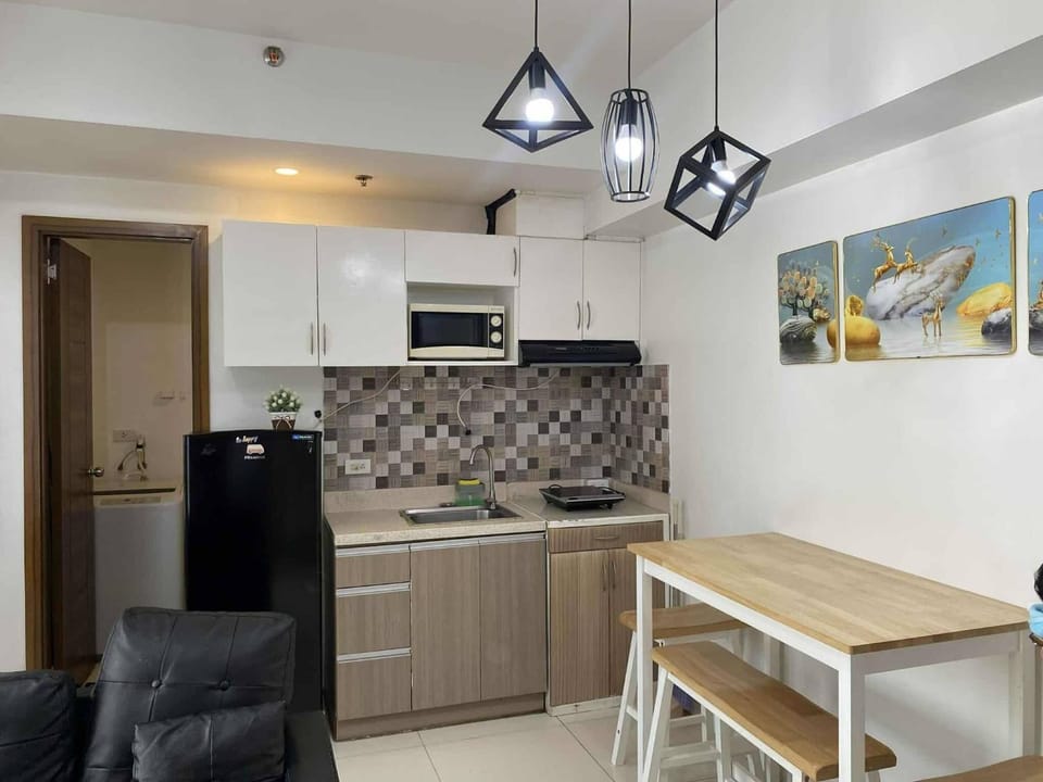 Decorative detail, microwave, oven, kitchen