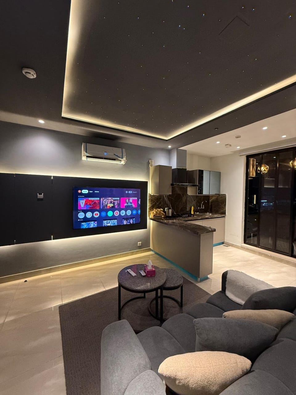 Kitchen or kitchenette, Living room, Seating area, air conditioner