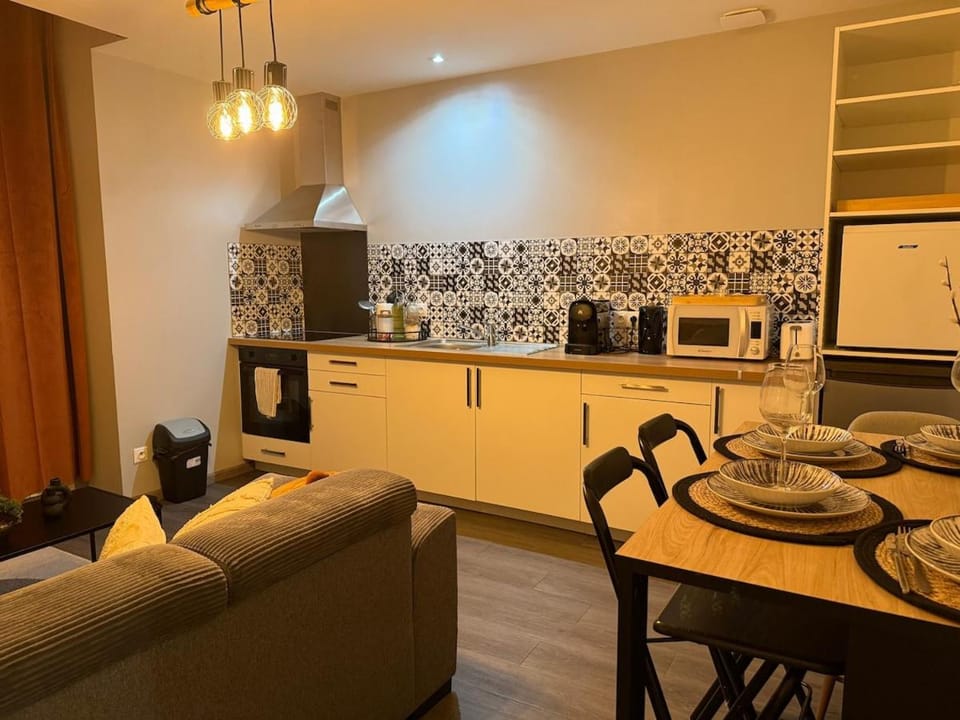 L'Industrielle - Cozy & central - Close to train station Apartment in Nouvelle-Aquitaine