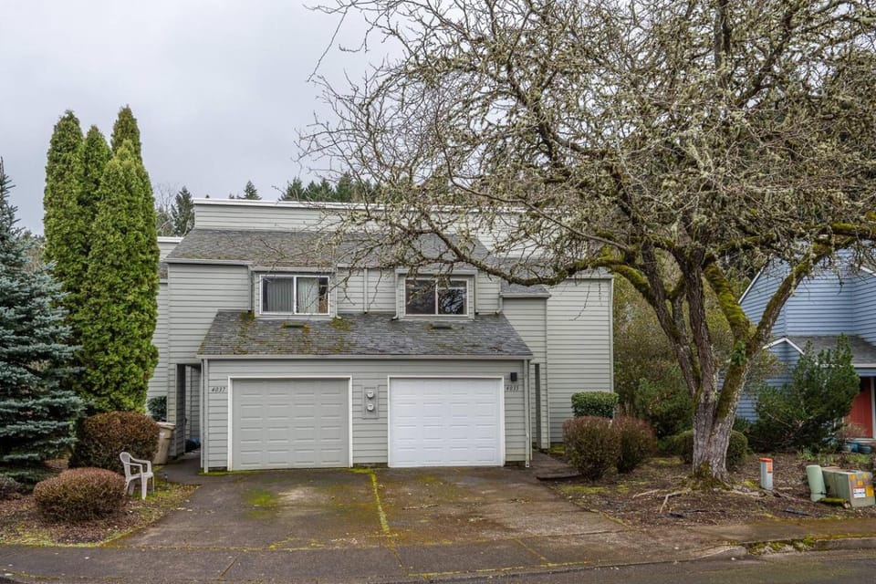 Cozy 3-Bedroom Townhome - 3 Miles from OSU! House in Corvallis