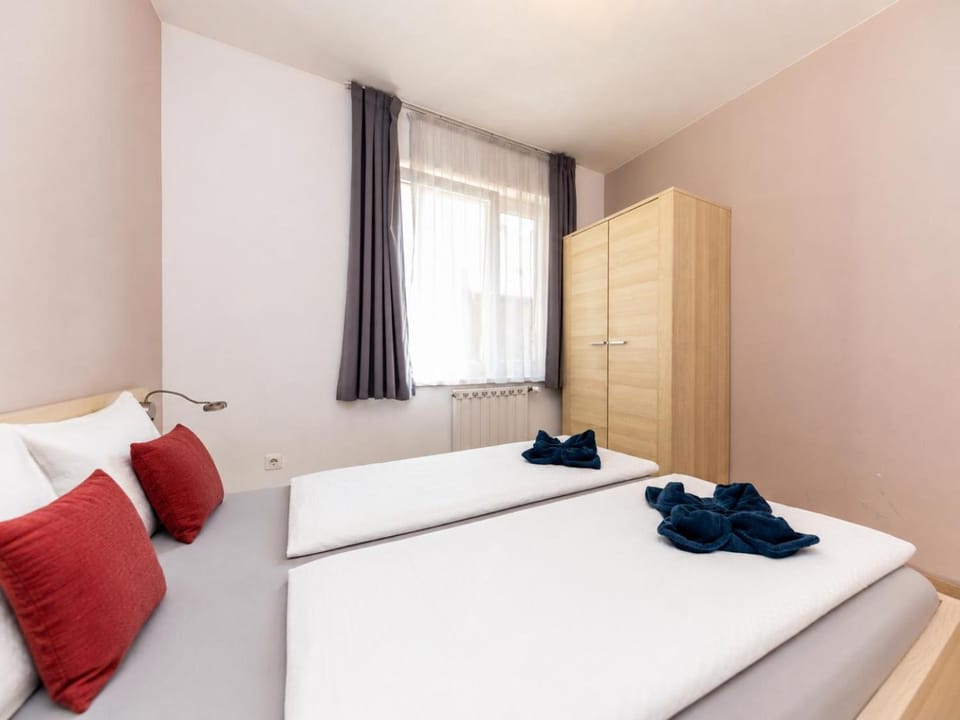 Bed, Bedroom, towels, wardrobe