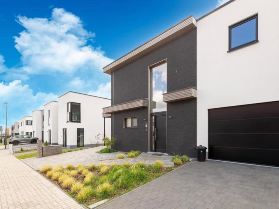 Property building, Summer