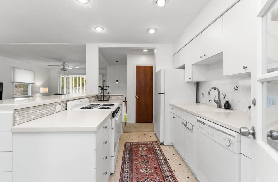 30 Day Rental in the Central Location of Grand Haven House in Grand Haven