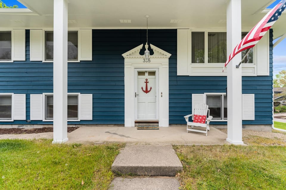 30 Day Rental in the Central Location of Grand Haven House in Grand Haven