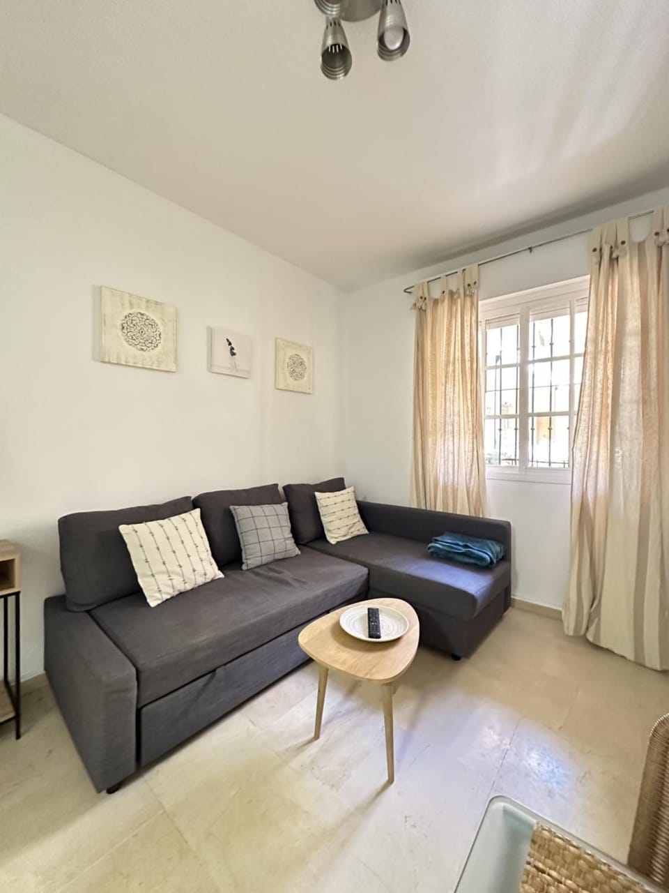 Communal lounge/ TV room