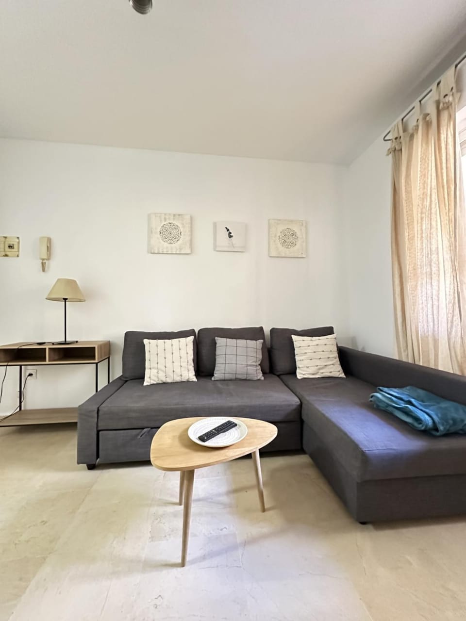 Communal lounge/ TV room