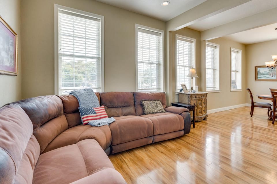Explore Historic Dtwn! Walkable Loft in Murphy House in Murphy