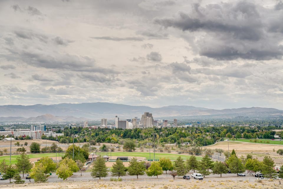 2 Mi to Dtwn Reno and UNR City-View Townhome! House in Reno