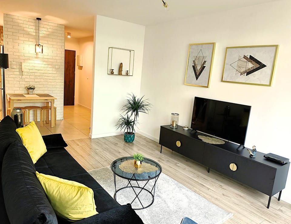 Bed, Living room