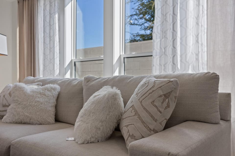 Festive Villa 1 Heart of Richardson TX 6BR 5BA Villa in Richardson