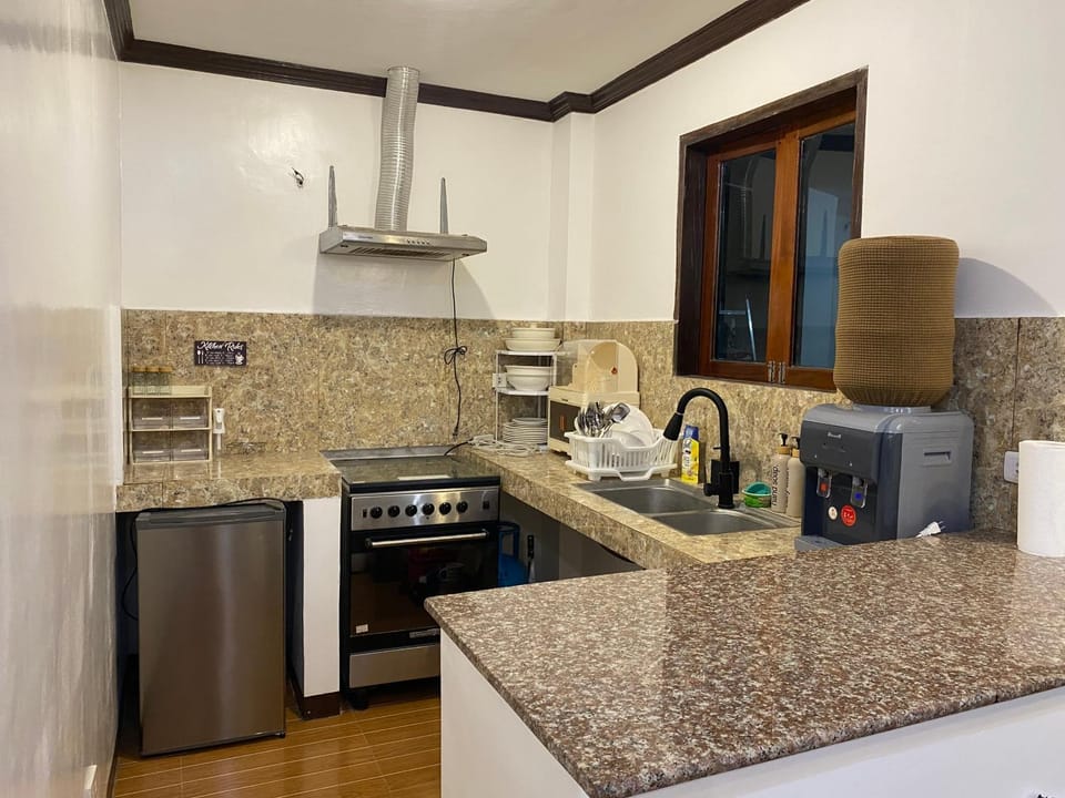 Tarhata Homestay - Whole House - 3 Beds - 2 Baths - 10 pax Apartment in General Luna