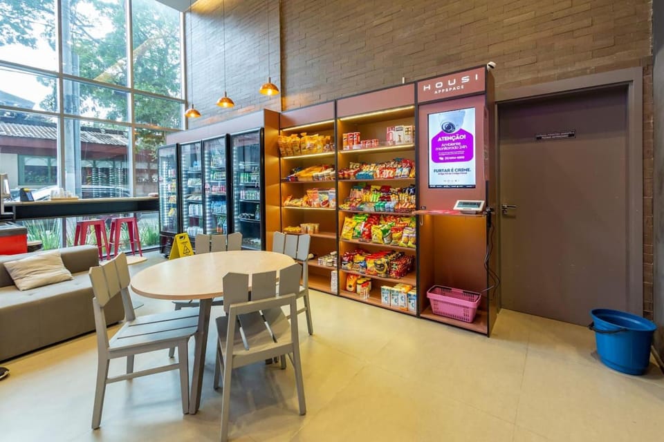 Supermarket/grocery shop