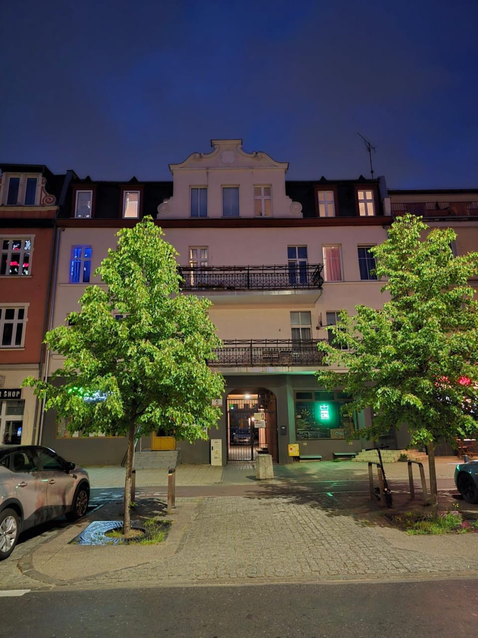 Property building, Location