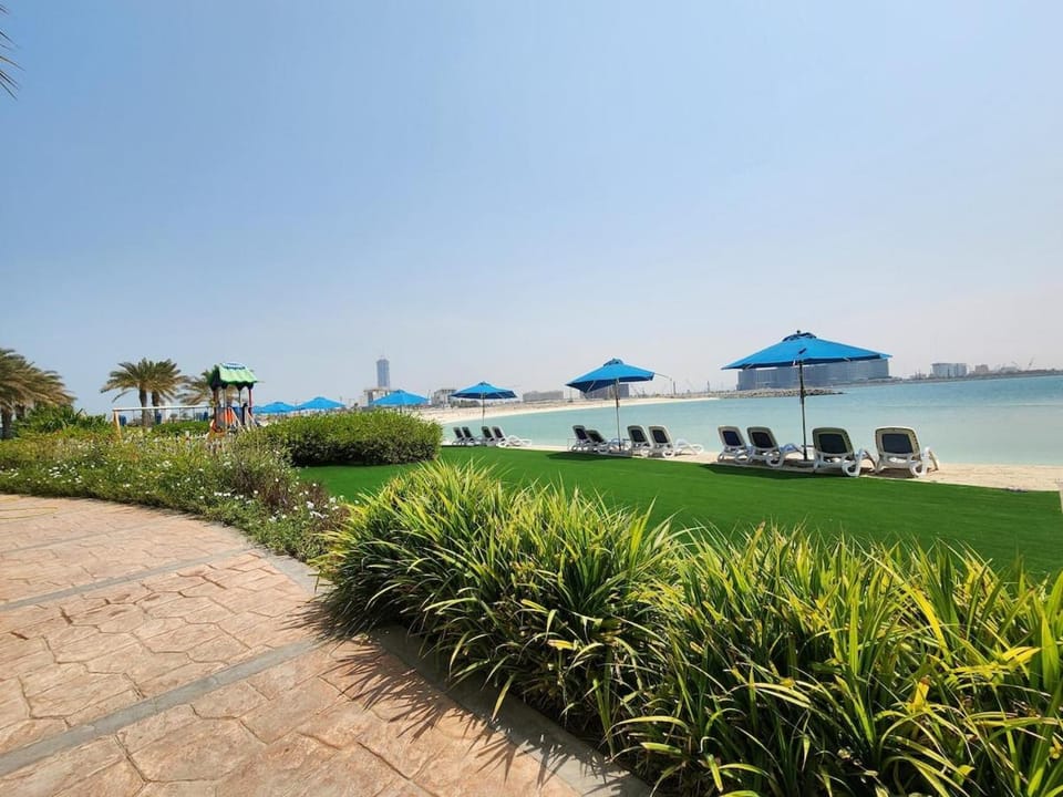 Glam & Family-Friendly 2-BR Duplex in Al Marjan Apartment in Ras al Khaimah