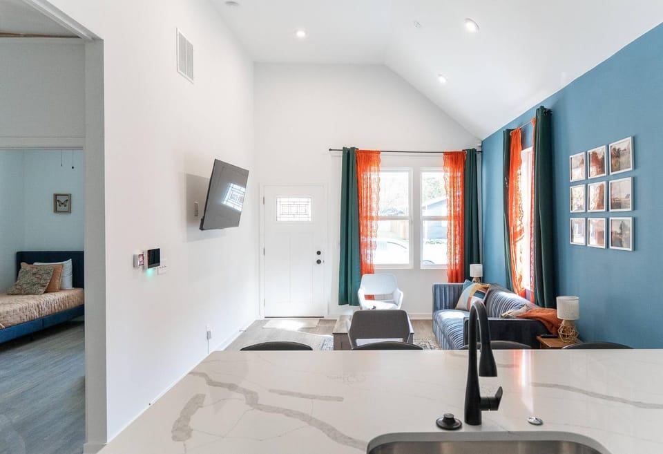 TV and multimedia, Living room, Photo of the whole room, Seating area