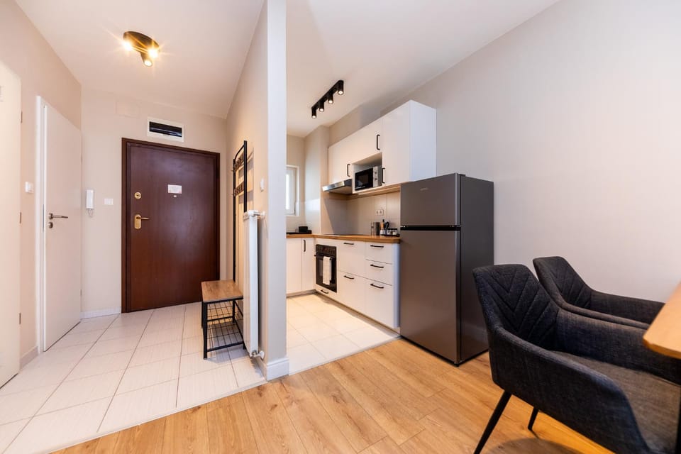 Prime Stay - Modern 1 Bedroom Apartment with Parking Included & Balcony Apartment in Budapest