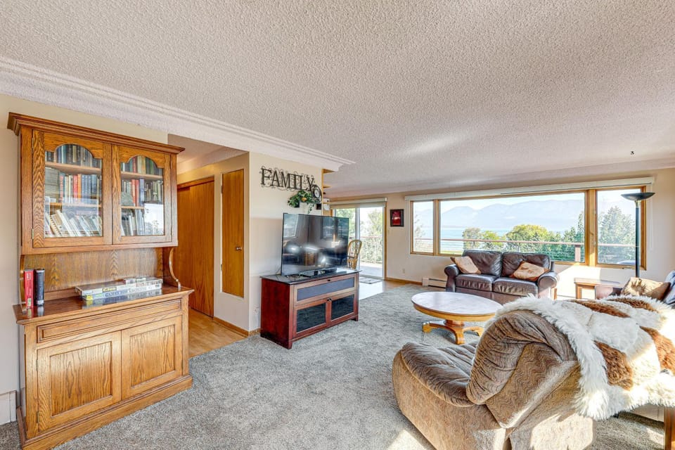 Hot Tub, Views & Private Dock: Polson Haven! House in Flathead Lake