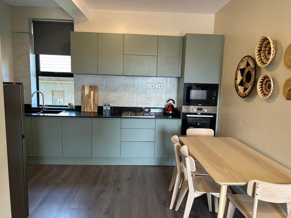 Kitchen or kitchenette, Dining area, oven, stove, toaster