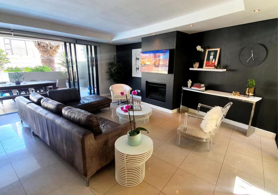 Patio, Communal lounge/ TV room, TV and multimedia, Lounge or bar, Seating area, Dining area, pet friendly, kitchen