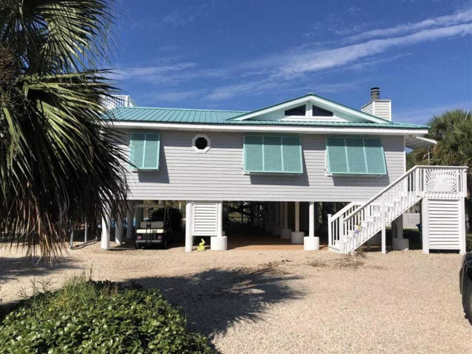 Sardegna- pooldock home by Mashes Sands Beach! House in Florida