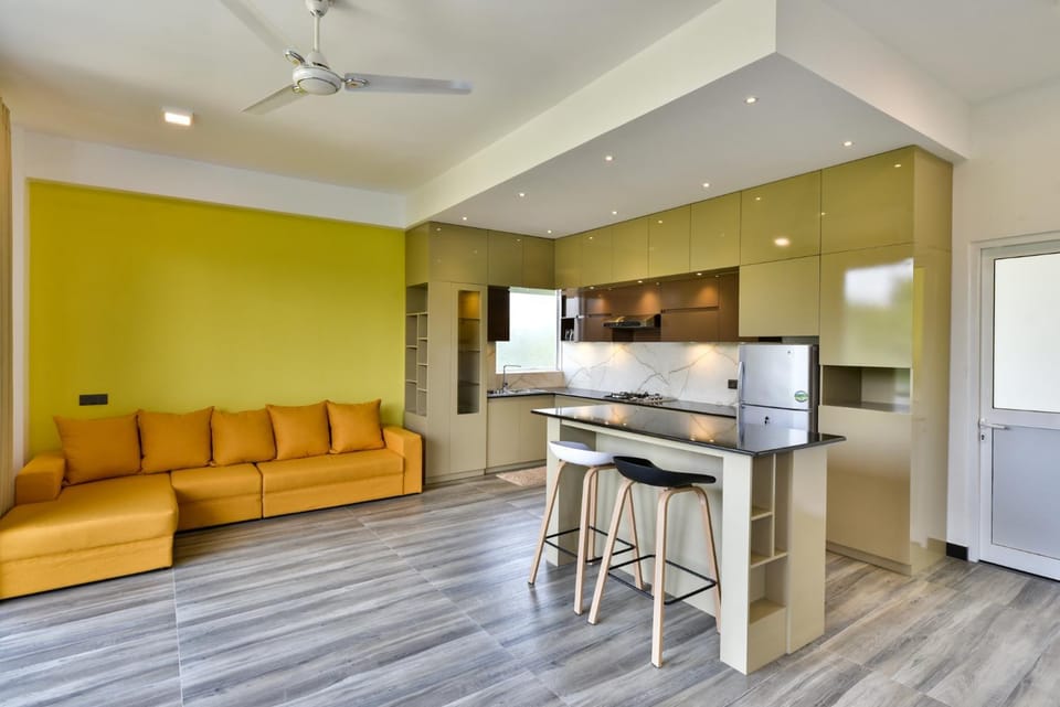 TV and multimedia, Kitchen or kitchenette, Seating area