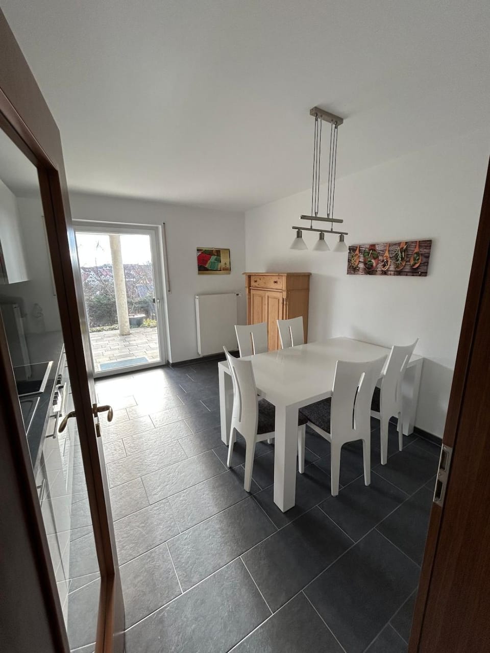Kitchen or kitchenette, Dining area