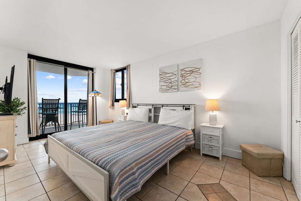 Beachfront 2BR! Sunbird 3rd Floor Direct Gulf View Apartment in Panama City Beach