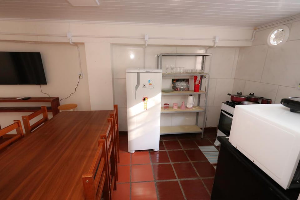 Kitchen or kitchenette, oven
