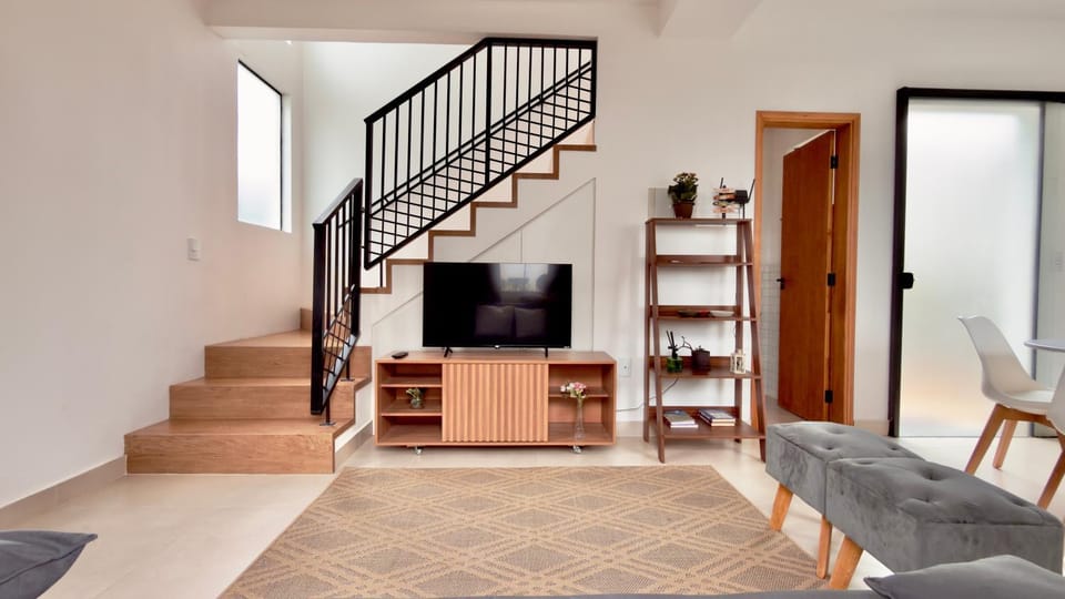 Toilet, Communal lounge/ TV room, TV and multimedia, Living room