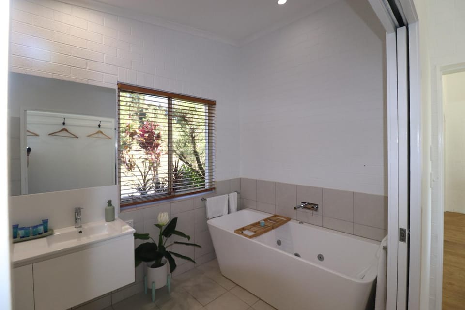Elysian Hills Apartment in Currumbin Valley