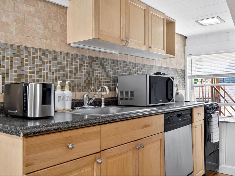 Charming 1BR apt in Boston with Free Parking Apartment in Allston