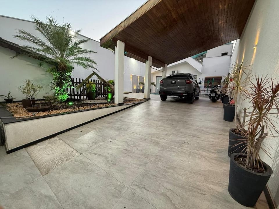 Garden, Parking