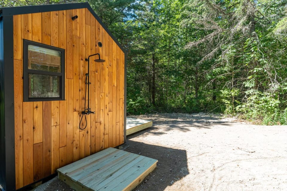 Luna Nook-Cabin with tub Queen Bed & pullout sofa Cabin in Sorrento