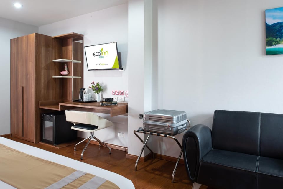 TV and multimedia, Coffee/tea facilities, Living room, Seating area