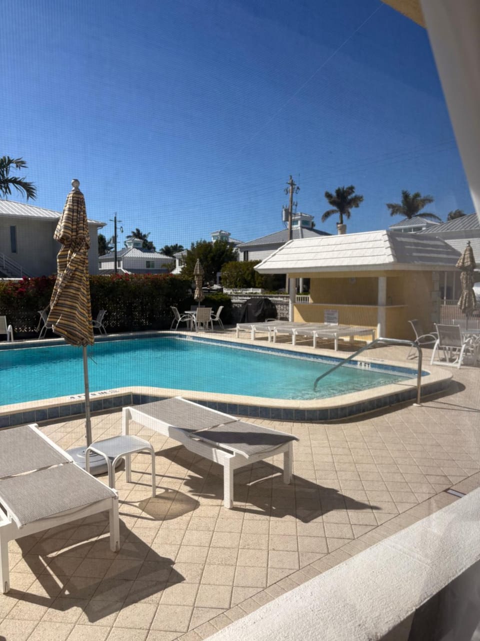 First-Floor 2BR 2BA Condo in Old Naples Steps to 5th Ave South & the Beach Apartment in Naples