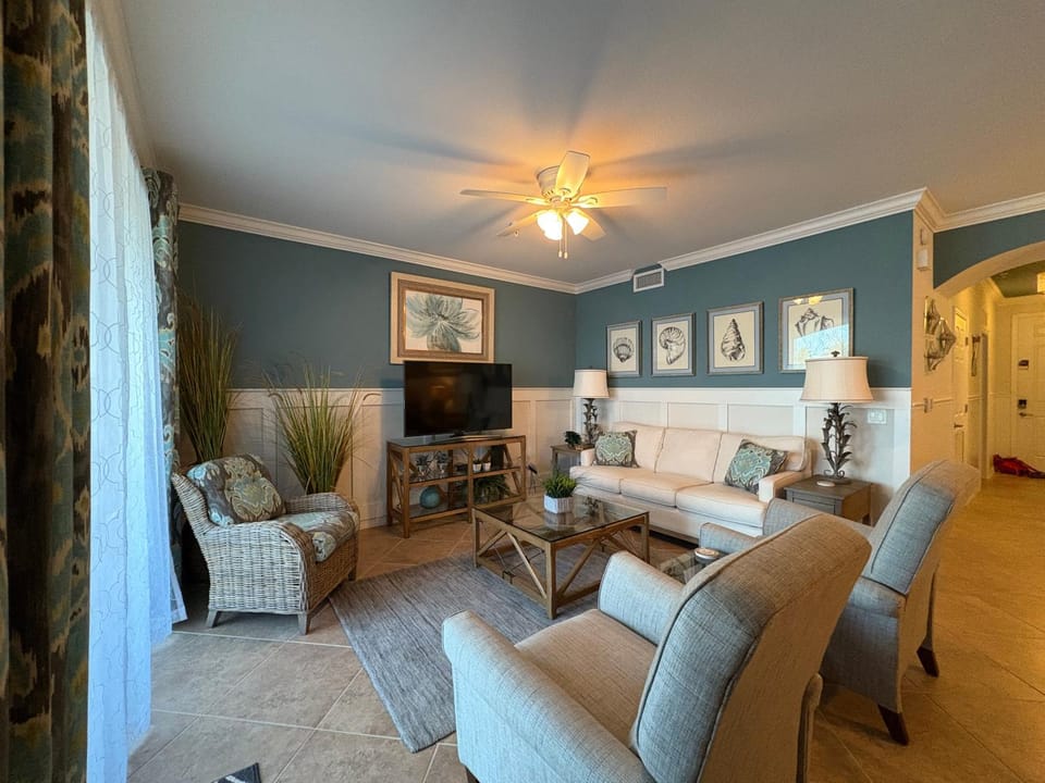 Sunny First-Floor Condo in Bonita National with Golf & Social Membership Ideal 30-Night Stay Apartment in Bonita Springs