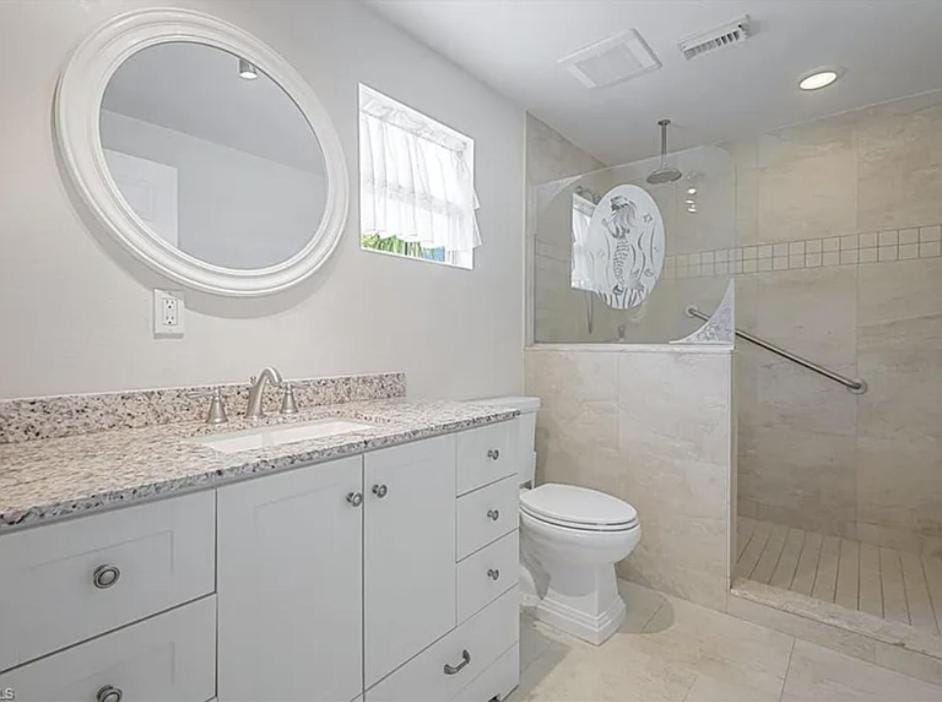 Spend Fall in Naples Hot tub 107th Ave 8 blocks off ocean House in Naples Park