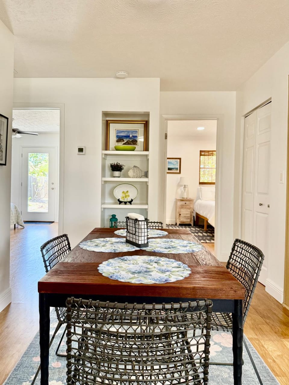 Naples Park Cottage 106th 6 blocks off ocean House in Naples Park