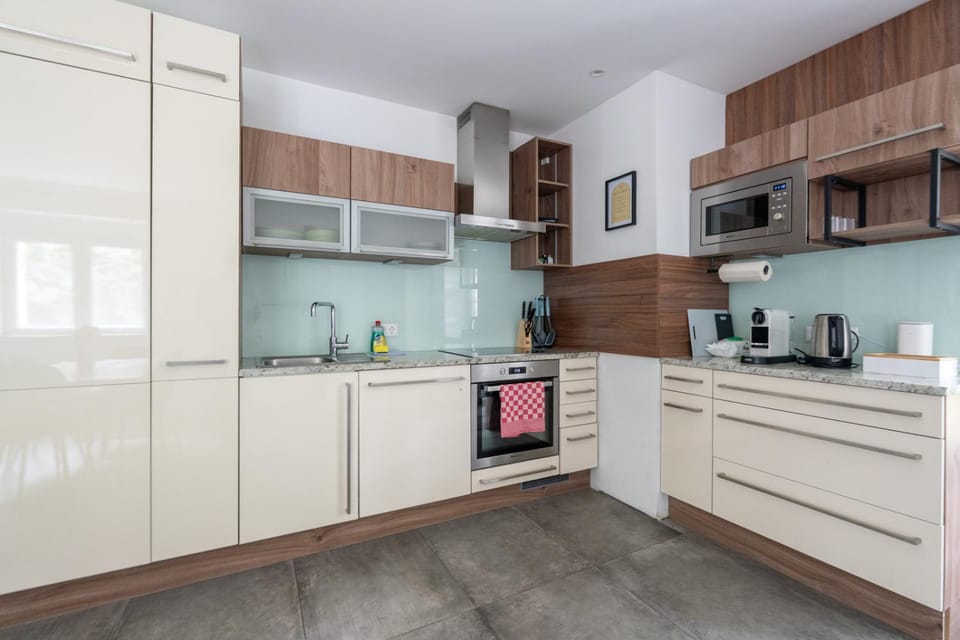 Coffee/tea facilities, Kitchen or kitchenette, dishwasher, minibar, oven, pet friendly, stove, toaster