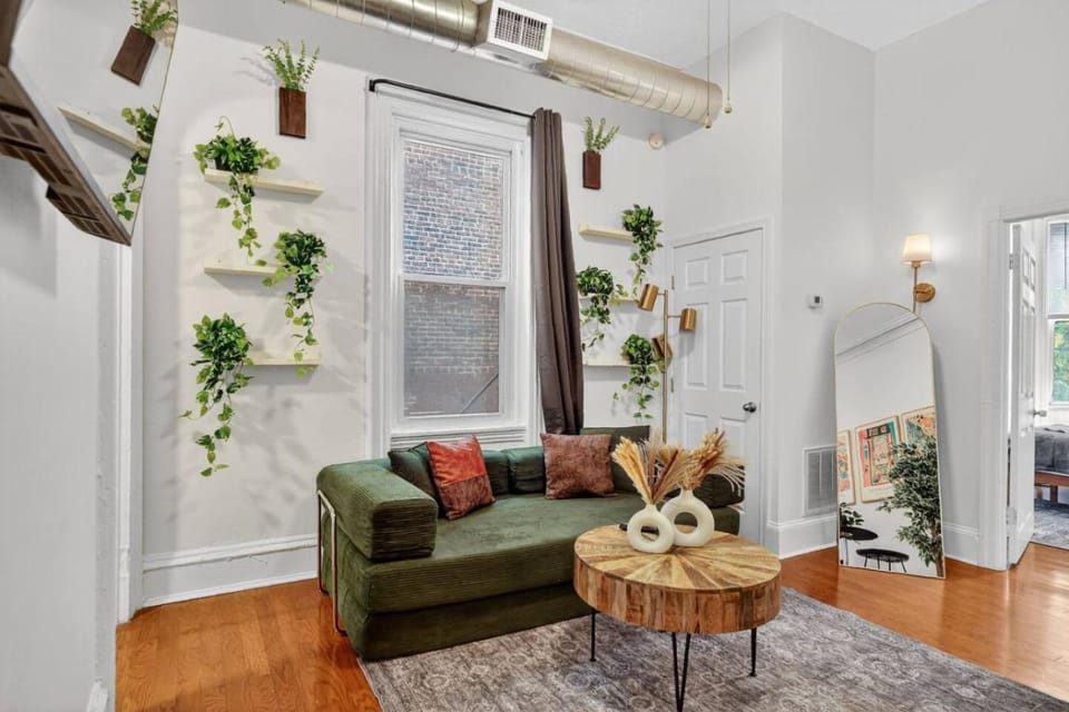 Lovely 1BR Center City with King Bed and Sleeper Sofa Apartment in Philadelphia