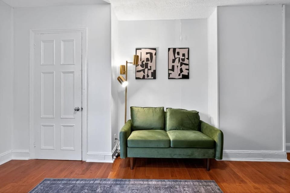 Large Studio in Center City that Sleeps 4 with Fast Wifi Apartment in Philadelphia