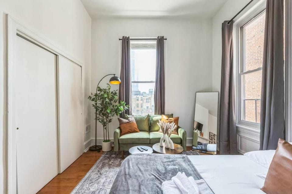 New Studio in Center City that Sleeps 4 with Fast Wifi Apartment in Philadelphia