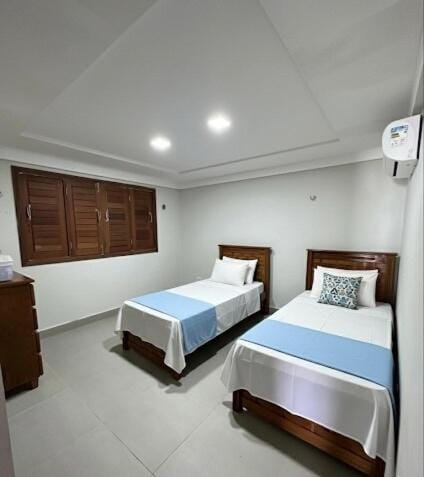 Bed, Photo of the whole room, Bedroom, air conditioner